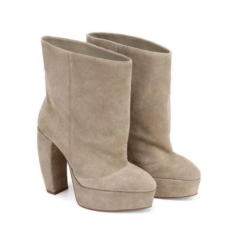 2026 Autumn/Winter New Coarse High Heels Short Boots Round Head Fashion Thick Bottom Women's Large Medium Boots