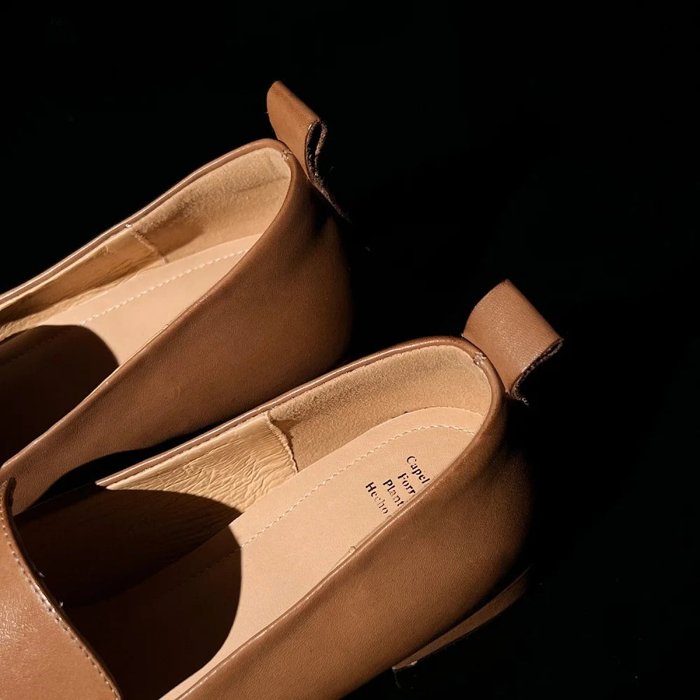 Handmade Genuine Leather Camellia Mid Heels Women's Retro British Style Bottom Shoes Metal Decor Pure Color 34-40