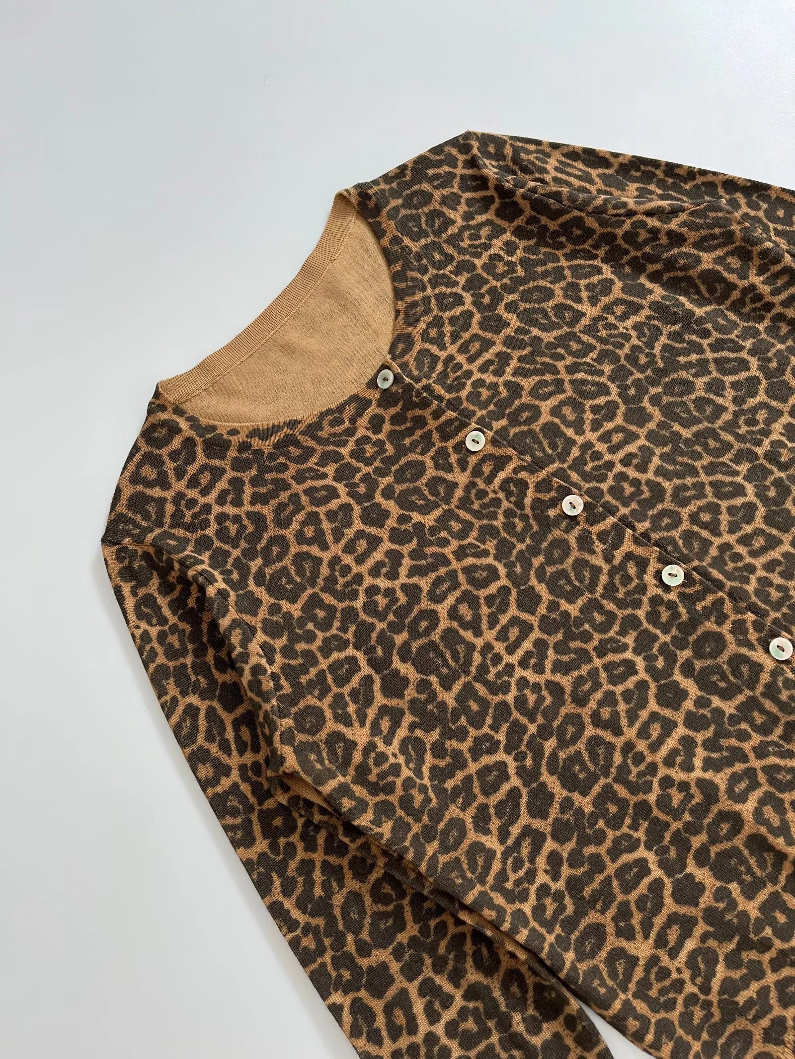 2025 Autumn New Product Women's Fashion Slimming Animal Pattern Printed Long Sleeve Round Neck Knitted Sweater Cardigan