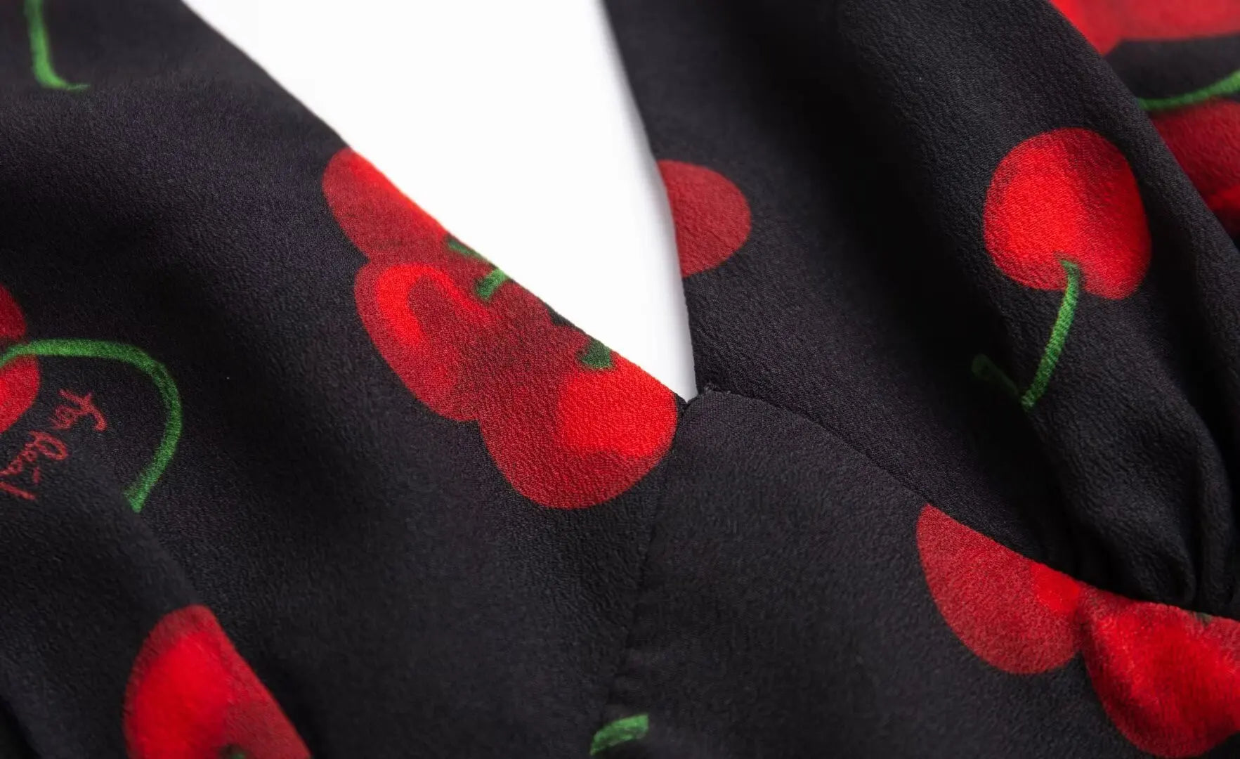 2026 Autumn New European And American Style French Leaky Back Retro Cherry Print Halter Dress Street Style Women's Floral Skirt