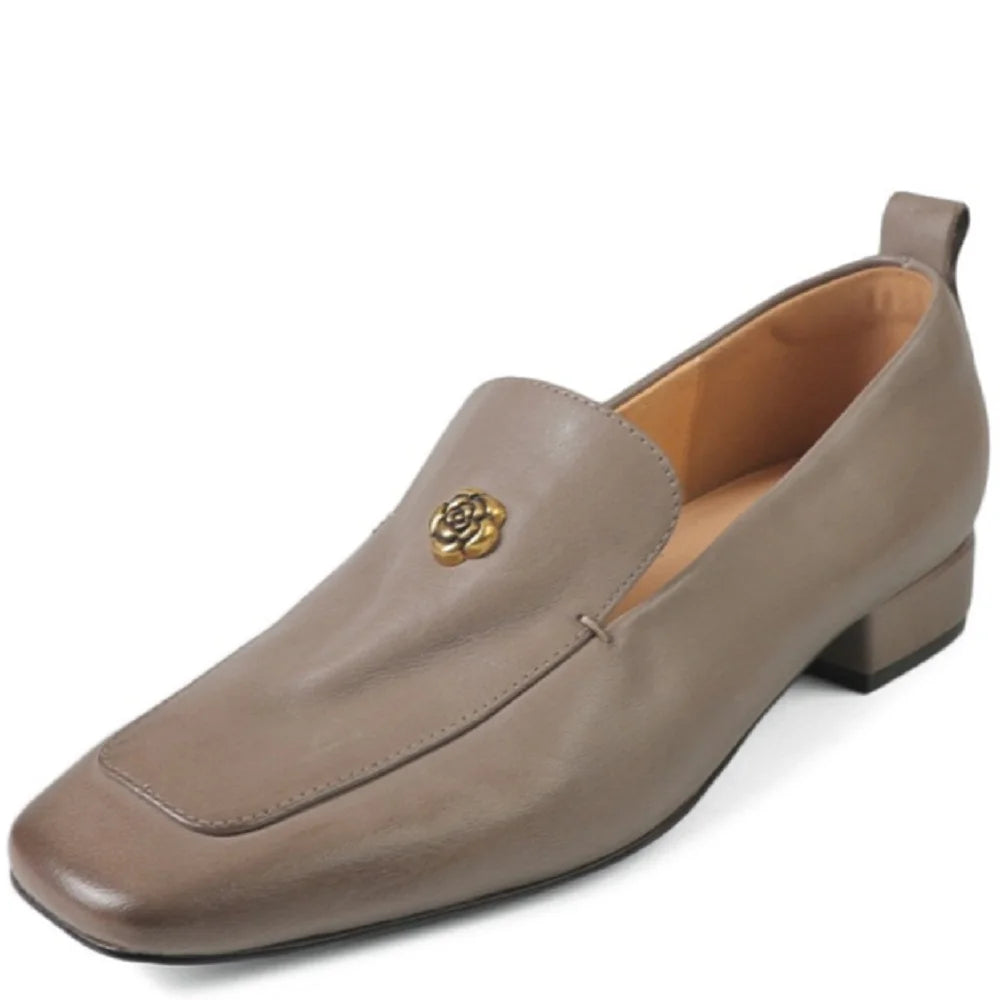 Handmade Genuine Leather Camellia Mid Heels Women's Retro British Style Bottom Shoes Metal Decor Pure Color 34-40