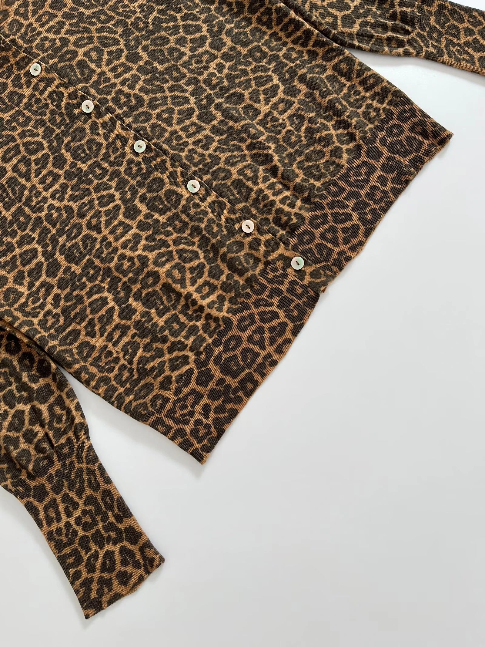 2025 Autumn New Product Women's Fashion Slimming Animal Pattern Printed Long Sleeve Round Neck Knitted Sweater Cardigan