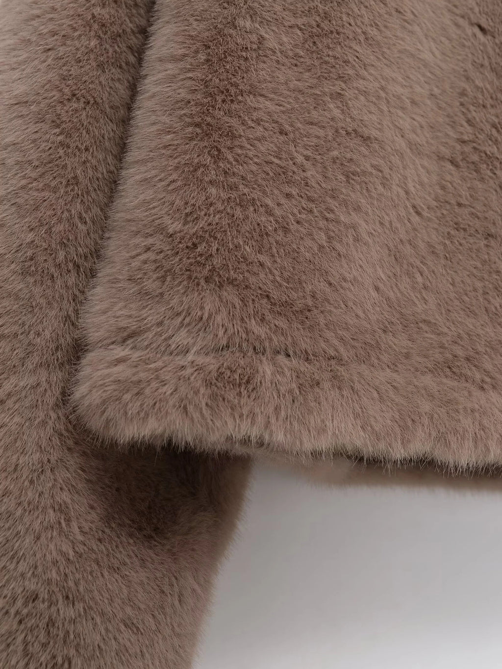 2025 Autumn/Winter New Women's Sweet and Fashionable Round Neck Artificial Fur Effect Short Jacket Coat