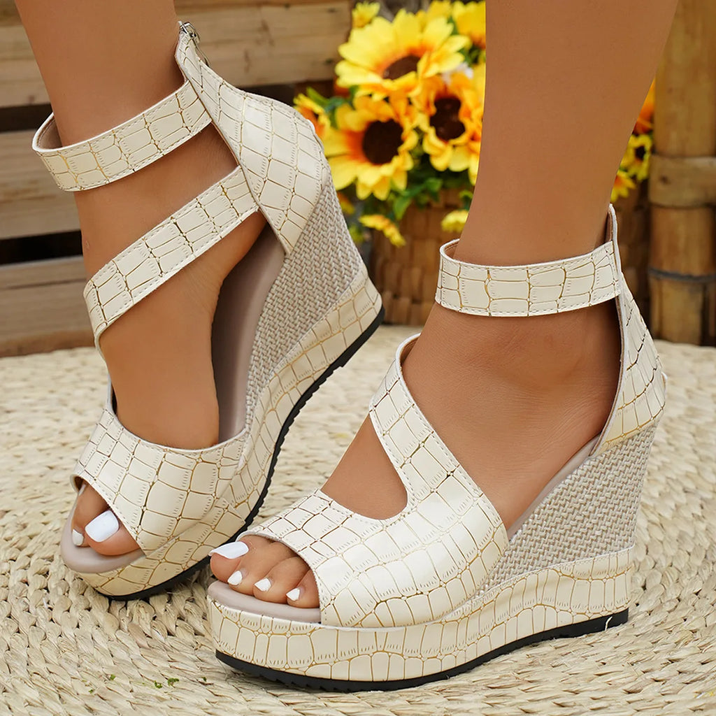 Plus Size Shoes for Women 36-42 Summer Fashion Platform Wedges Buckle Strap