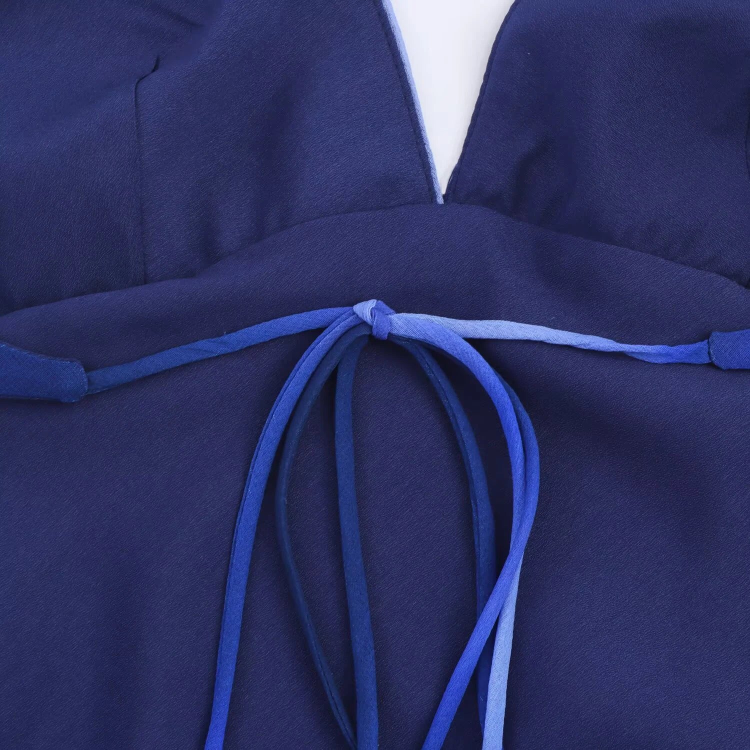 2026 autumn new fashionable temperament blue printed bow decoration hanging neck V-neck long dress