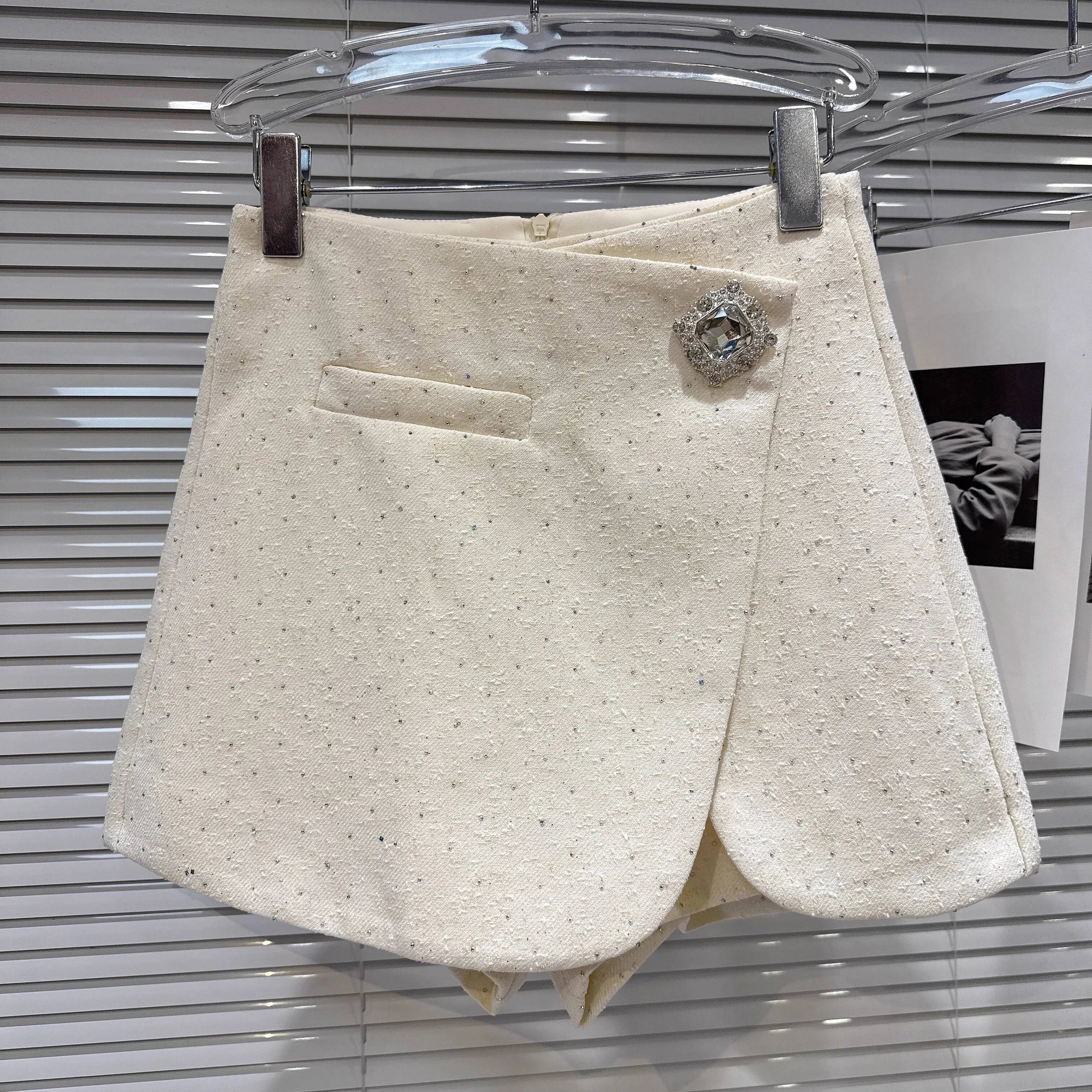 2025 Autumn New Fashion Rhinestone Diagonal Hem Shorts Skirts For Women Elegant Versatile A-line Short Pant Female 11A05878