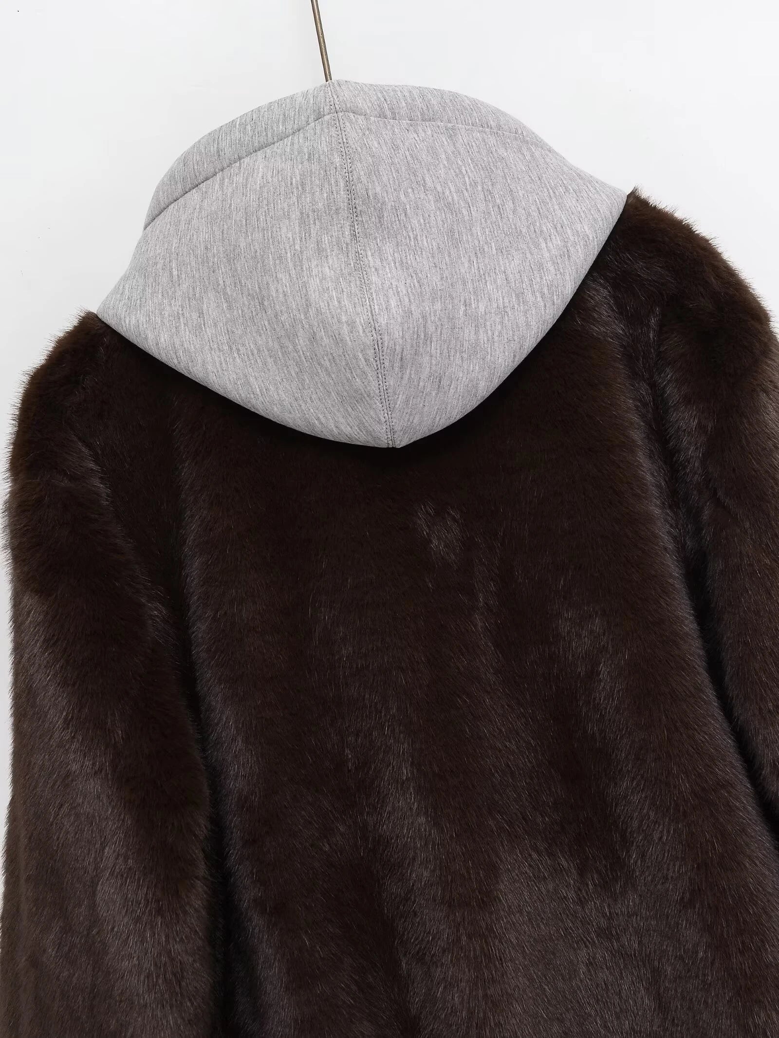 2025 Winter New Fashionable Sweet Loose Splicing Artificial Fur Zipper Hooded Jacket for Women