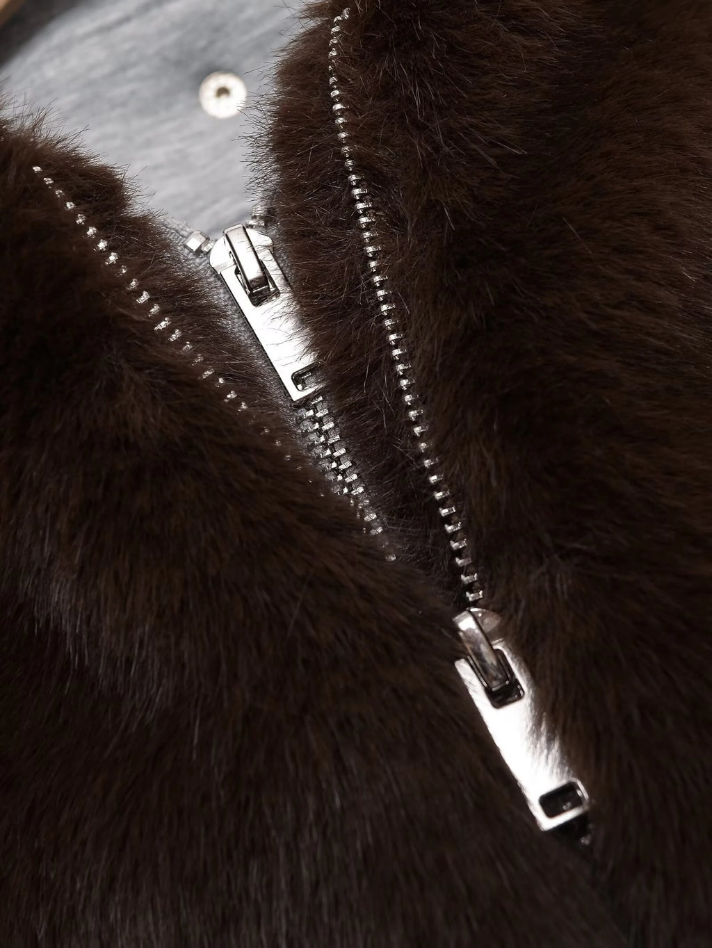 2025 Winter New Fashionable Sweet Loose Splicing Artificial Fur Zipper Hooded Jacket for Women