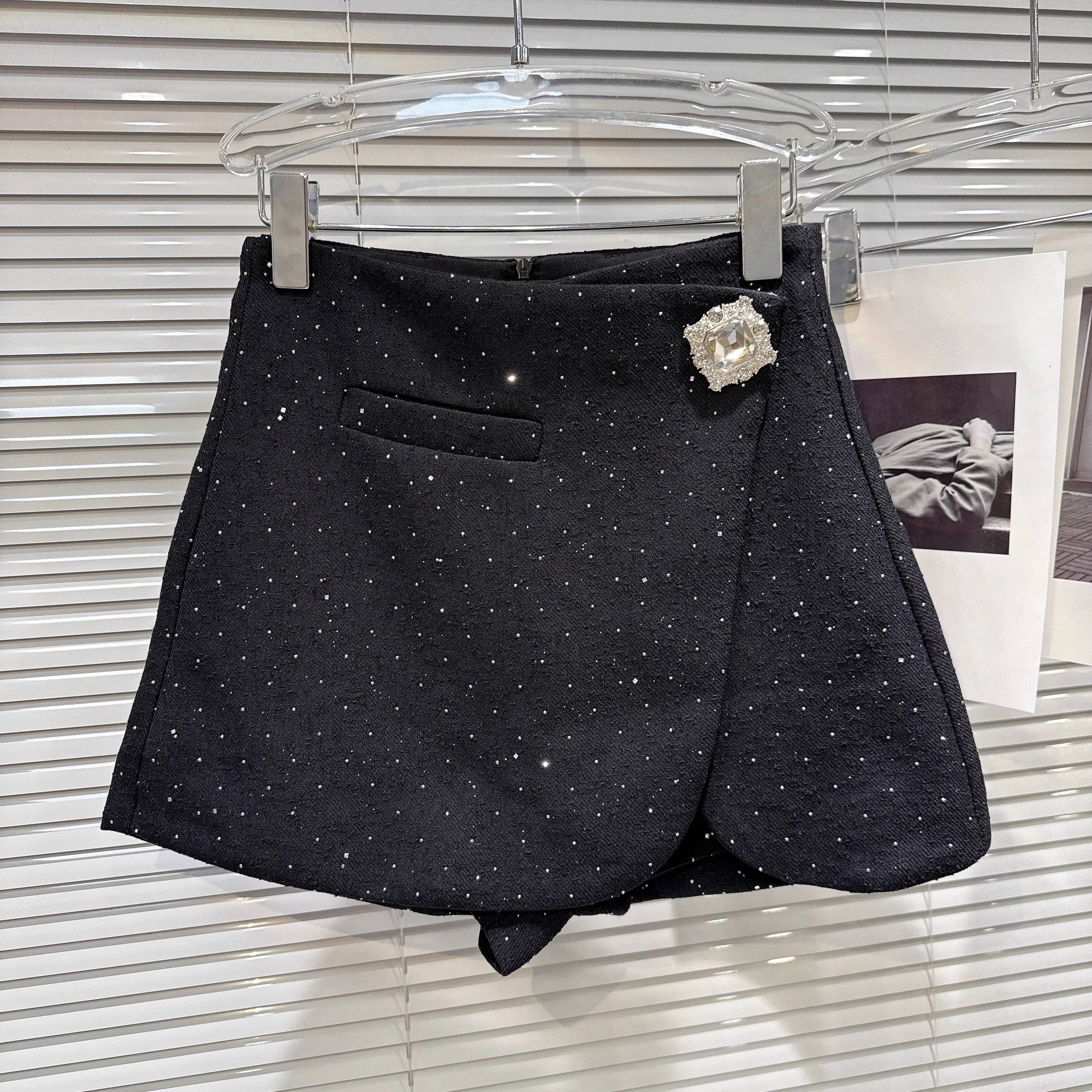 2025 Autumn New Fashion Rhinestone Diagonal Hem Shorts Skirts For Women Elegant Versatile A-line Short Pant Female 11A05878