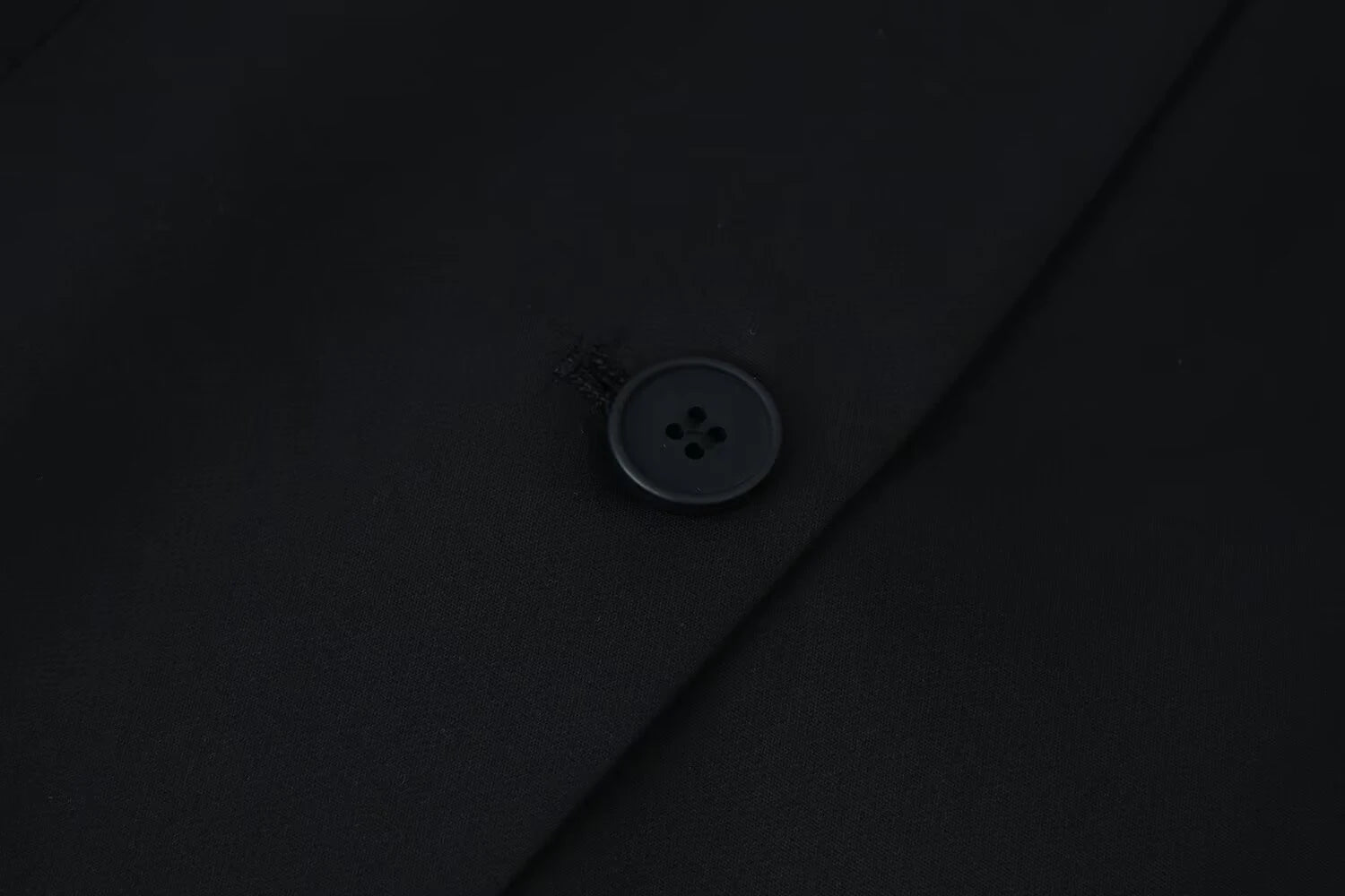 Spring new women's V-neck bubble long sleeved jacket with one button decoration, waist cinching and slimming suit jacket jacket