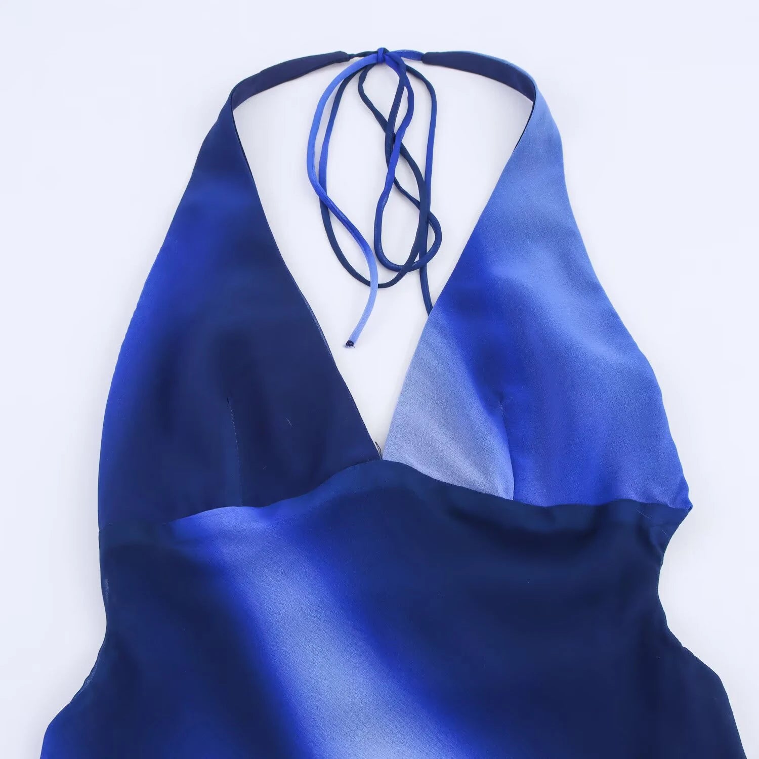 2026 autumn new fashionable temperament blue printed bow decoration hanging neck V-neck long dress