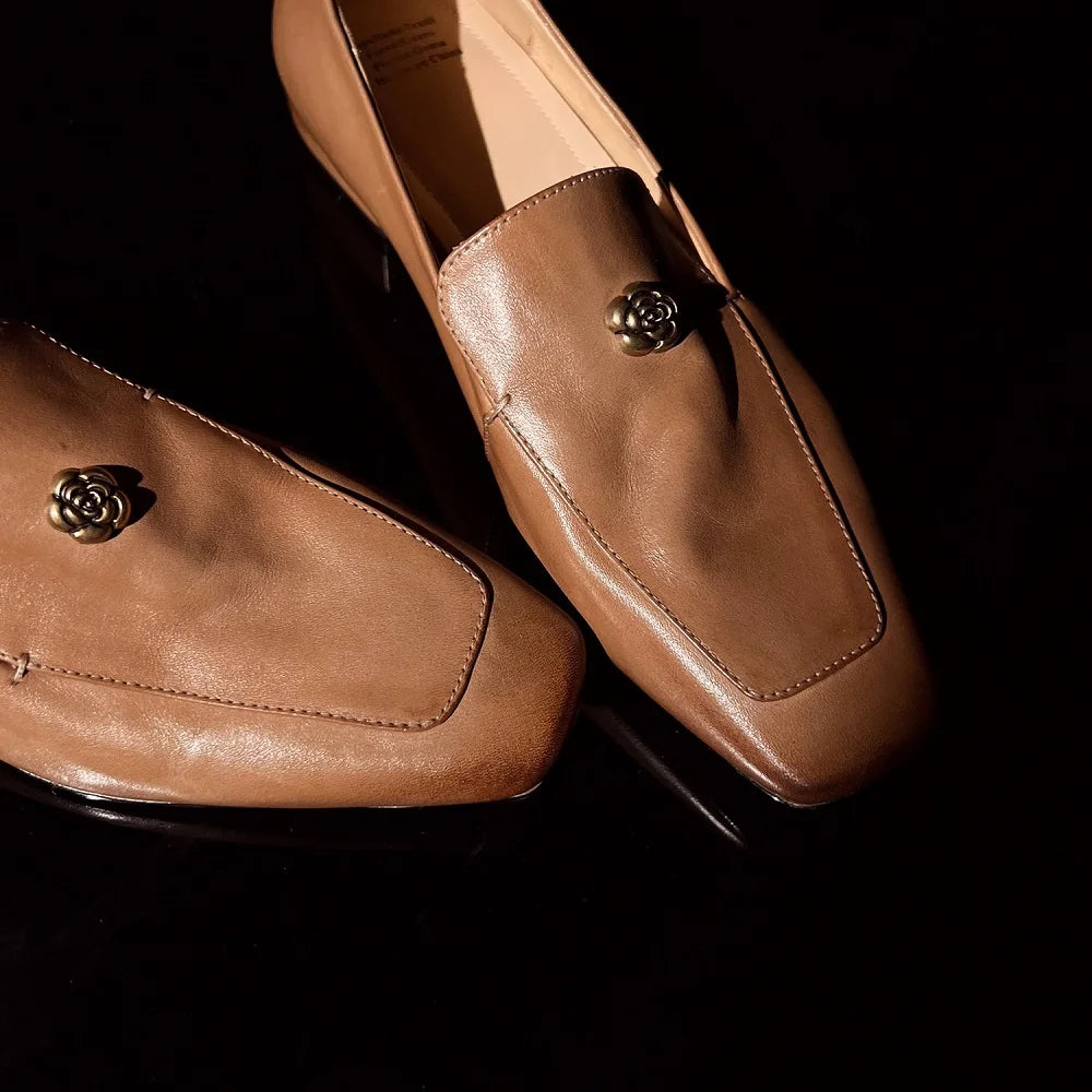 Handmade Genuine Leather Camellia Mid Heels Women's Retro British Style Bottom Shoes Metal Decor Pure Color 34-40