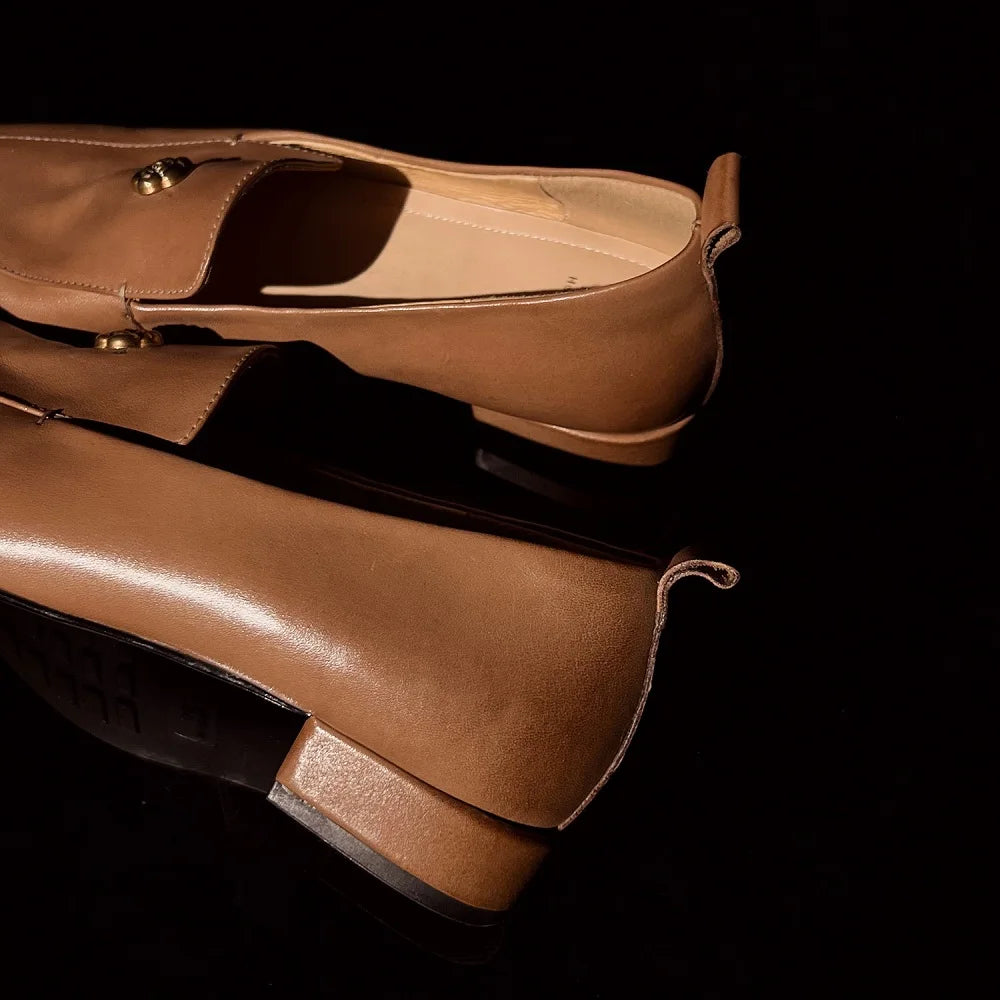 Handmade Genuine Leather Camellia Mid Heels Women's Retro British Style Bottom Shoes Metal Decor Pure Color 34-40